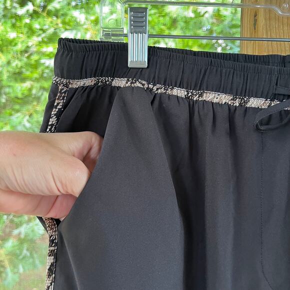 Allison Joy Evereve Liza Snake Side Piped Jogger Black Size L. NEW - Picture 4 of 11